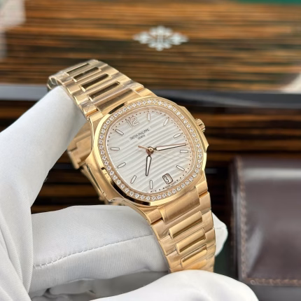 Patek Philippe Nautilus 7118/1200R-001 Rose Gold White Dial Diamond